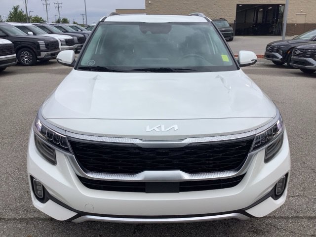 Used 2023 Kia Seltos SX w/ SX Sunroof Package AWD/4WD image 2