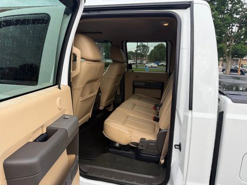 Used 2011 Ford F250 Lariat w/ Lariat Ultimate Pkg AWD/4WD image 6