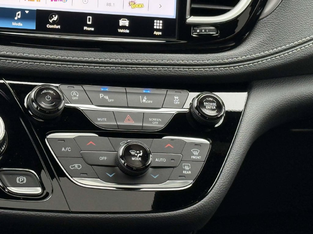 New 2026 Chrysler Pacifica Select w/ S Appearance Package AWD/4WD image 22