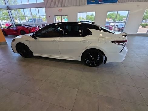 Used 2021 Toyota Camry XSE FWD image 13