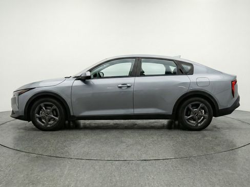 Used 2025 Kia K4 LXS image 5