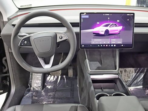 Used 2026 Tesla Model Y AWD image 14