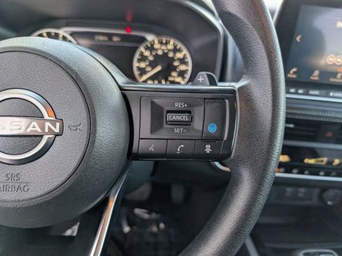 Used 2024 Nissan Rogue SV image 12
