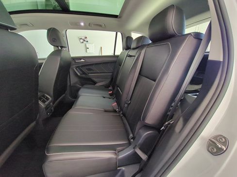 Used 2023 Volkswagen Tiguan SE w/ Panoramic Sunroof Package FWD image 21