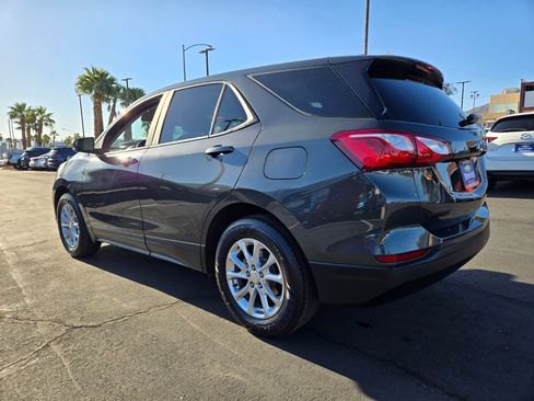 Used 2021 Chevrolet Equinox LS w/ LPO, Blackout Package FWD image 4