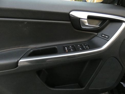 Used 2016 Volvo XC60 T6 Platinum image 46