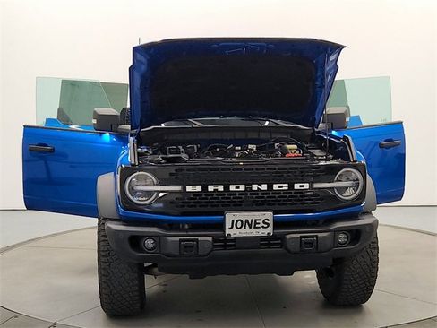 Used 2023 Ford Bronco Wildtrak image 10