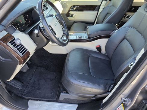 Used 2020 Land Rover Range Rover HSE image 9