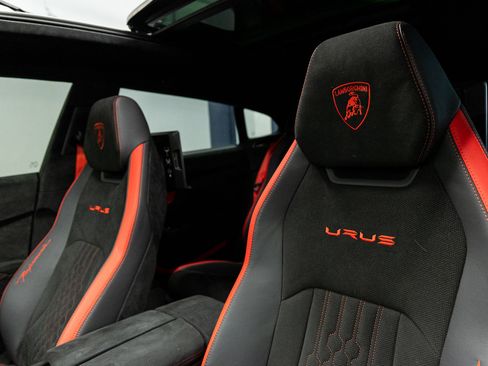 Used 2024 Lamborghini Urus Performante image 36