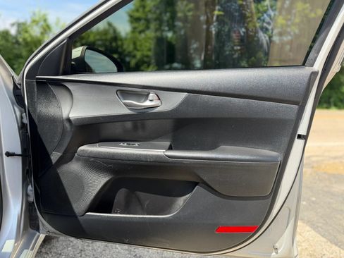 Used 2019 Kia Forte LXS FWD image 19