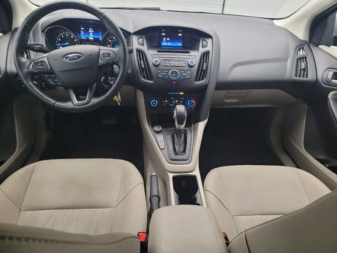 Used 2017 Ford Focus SE w/ Cold Weather Package FWD image 22