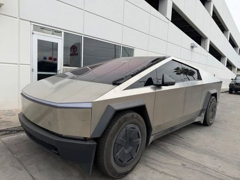 Used 2025 Tesla Cybertruck AWD Crew Cab image 1