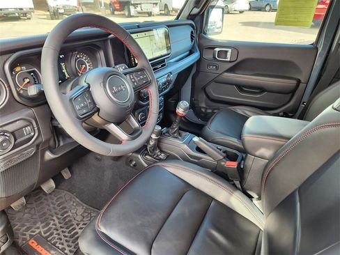 Used 2024 Jeep Wrangler Rubicon image 7