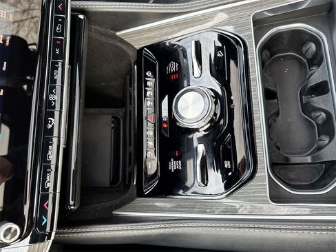 Used 2022 Jeep Wagoneer Series III w/ Premium Group I image 21