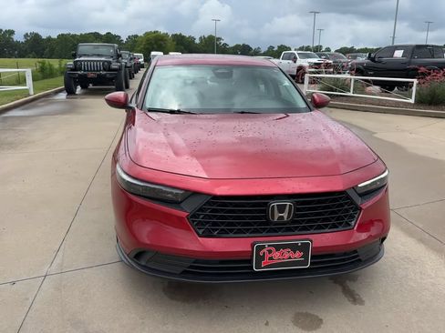 Used 2025 Honda Accord LX image 4