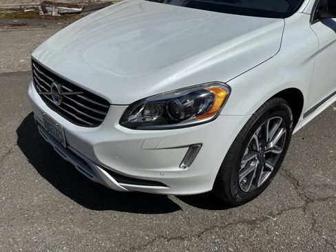 Used 2017 Volvo XC60 T6 Dynamic w/ Preferred Option Package AWD/4WD image 28