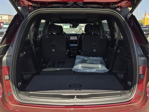 New 2025 Jeep Grand Cherokee L Limited AWD/4WD image 10