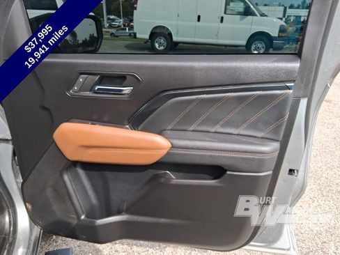 Used 2024 GMC Canyon AT4 w/ Canyon Safety Plus Package AWD/4WD image 12