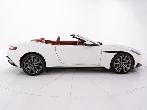 Used 2021 Aston Martin DB11 Volante RWD image 6