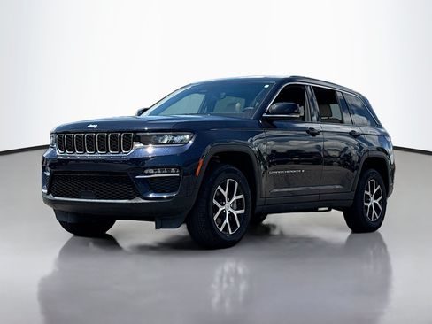 Used 2024 Jeep Grand Cherokee Limited AWD/4WD image 13