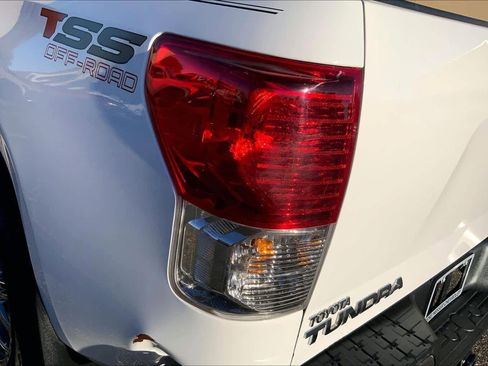 Used 2013 Toyota Tundra 4x4 CrewMax image 28