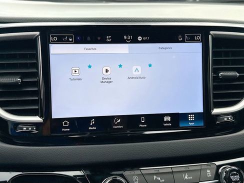 Used 2026 Chrysler Pacifica Select image 14