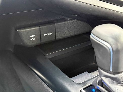 Used 2018 Toyota Camry XLE image 26