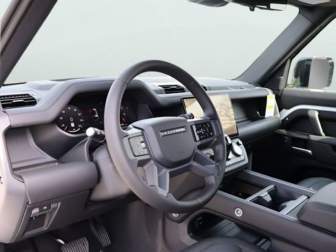 New 2026 Land Rover Defender 130 X-Dynamic SE AWD/4WD image 18