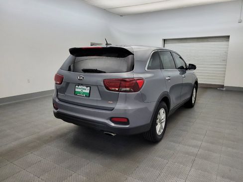 Used 2019 Kia Sorento L FWD image 9