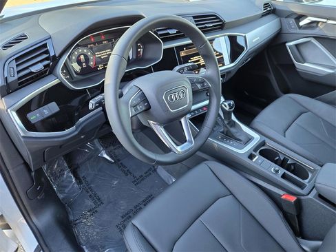 New 2025 Audi Q3 2.0T Premium image 19
