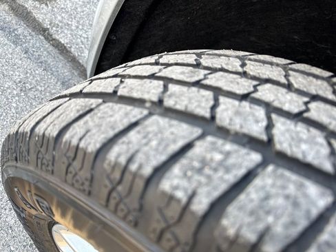 Certified 2023 Chrysler Pacifica Touring-L image 37