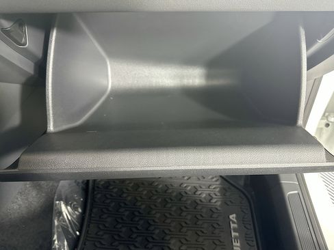 Used 2026 Volkswagen Jetta Sport FWD image 31