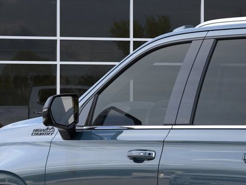 New 2026 Chevrolet Suburban High Country AWD/4WD image 14