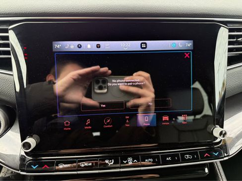 Used 2024 Jeep Wagoneer 4WD image 23