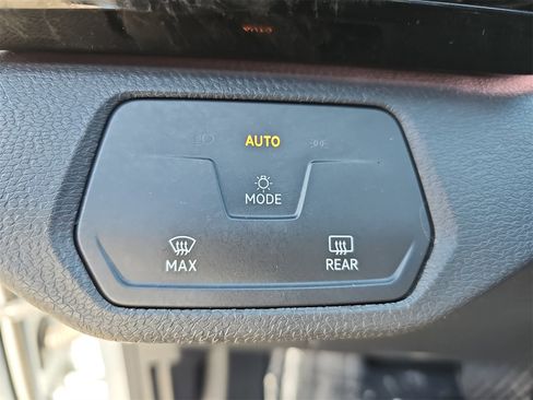 Certified 2022 Volkswagen ID.4 Pro image 24