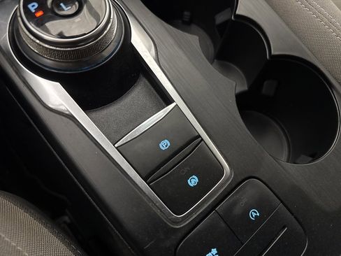 Used 2020 Ford Escape SE image 30