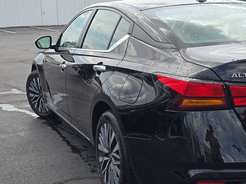 Used 2025 Nissan Altima 2.5 SV AWD/4WD image 53