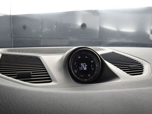 Used 2024 Porsche Cayenne Coupe image 28