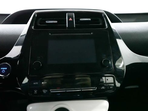 Used 2016 Toyota Prius Two image 21