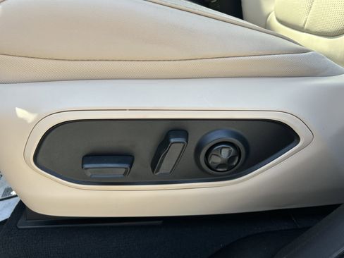 New 2026 Jeep Grand Cherokee L Limited RWD image 16