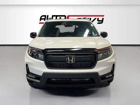 Used 2025 Honda Passport Black Edition image 2
