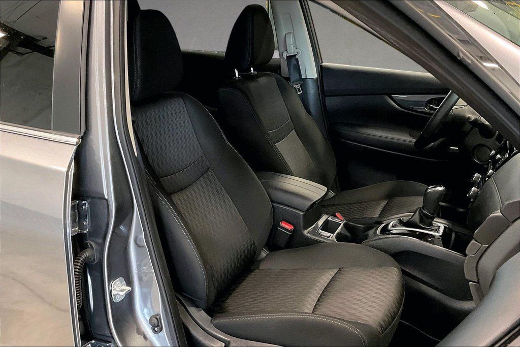 Used 2019 Nissan Rogue SV AWD/4WD image 29