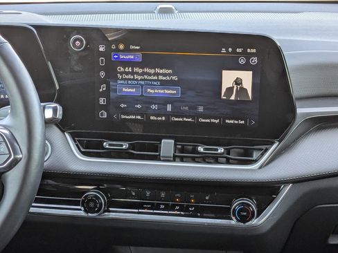 Used 2025 Chevrolet Equinox LT image 19