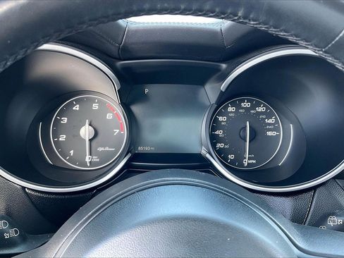 Used 2022 Alfa Romeo Stelvio Veloce image 19