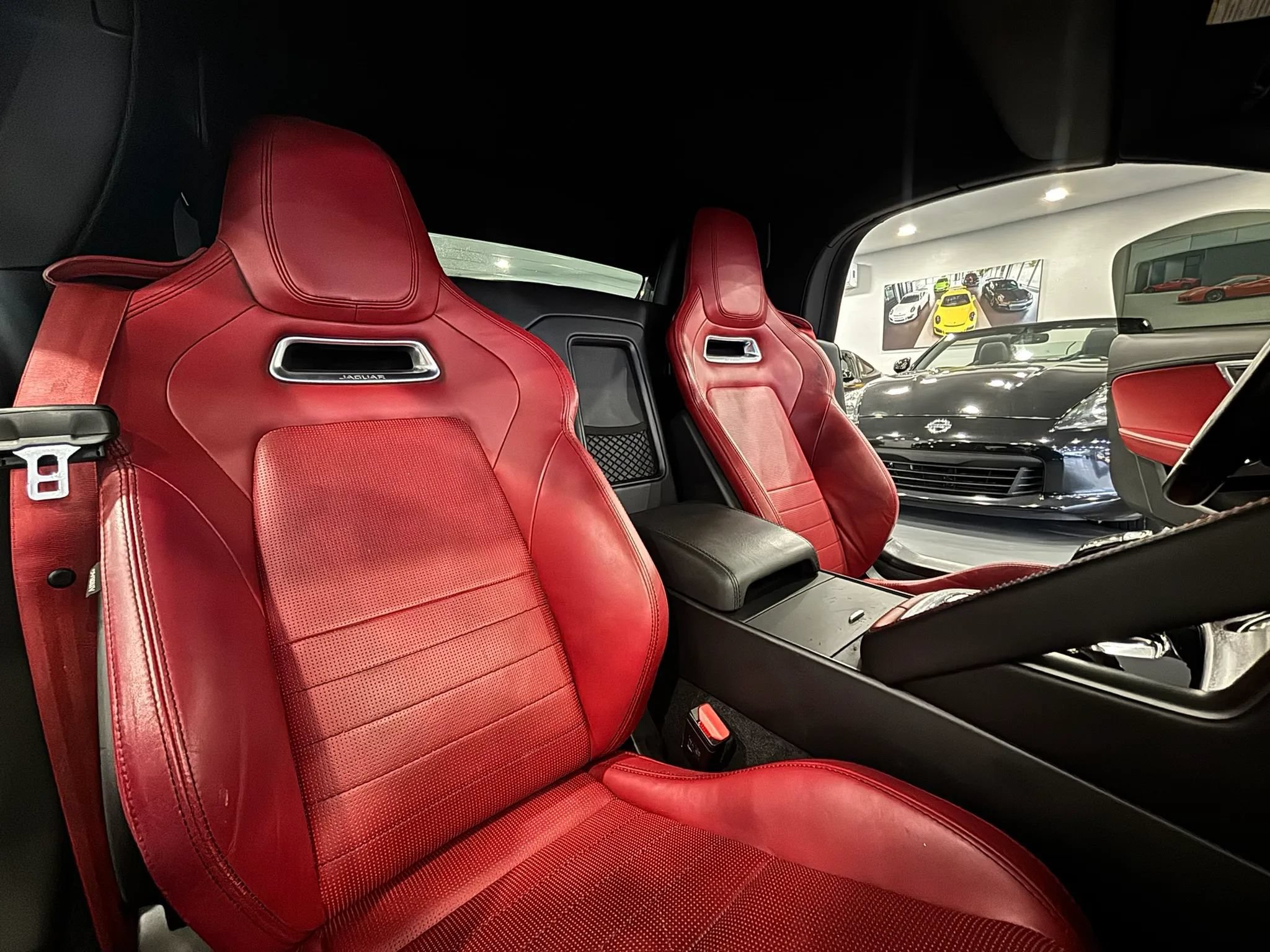 Used 2020 Jaguar F-TYPE Convertible RWD image 13