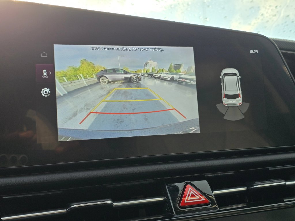 Certified 2024 Kia Niro EX Touring FWD image 30