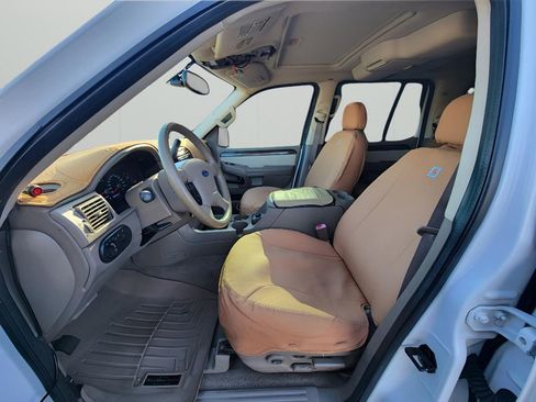 Used 2005 Ford Explorer Eddie Bauer image 15