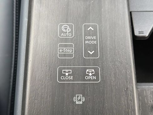 Certified 2023 Nissan Ariya AWD/4WD image 7