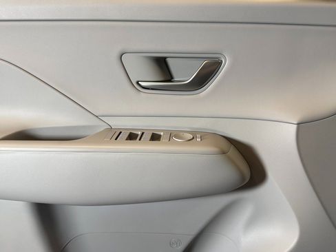 Used 2024 Hyundai Kona Limited image 20