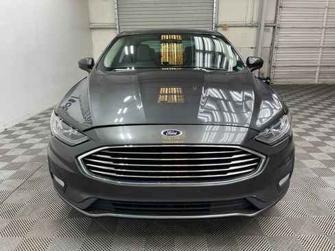 Used 2020 Ford Fusion SE w/ Equipment Group 151A FWD image 9